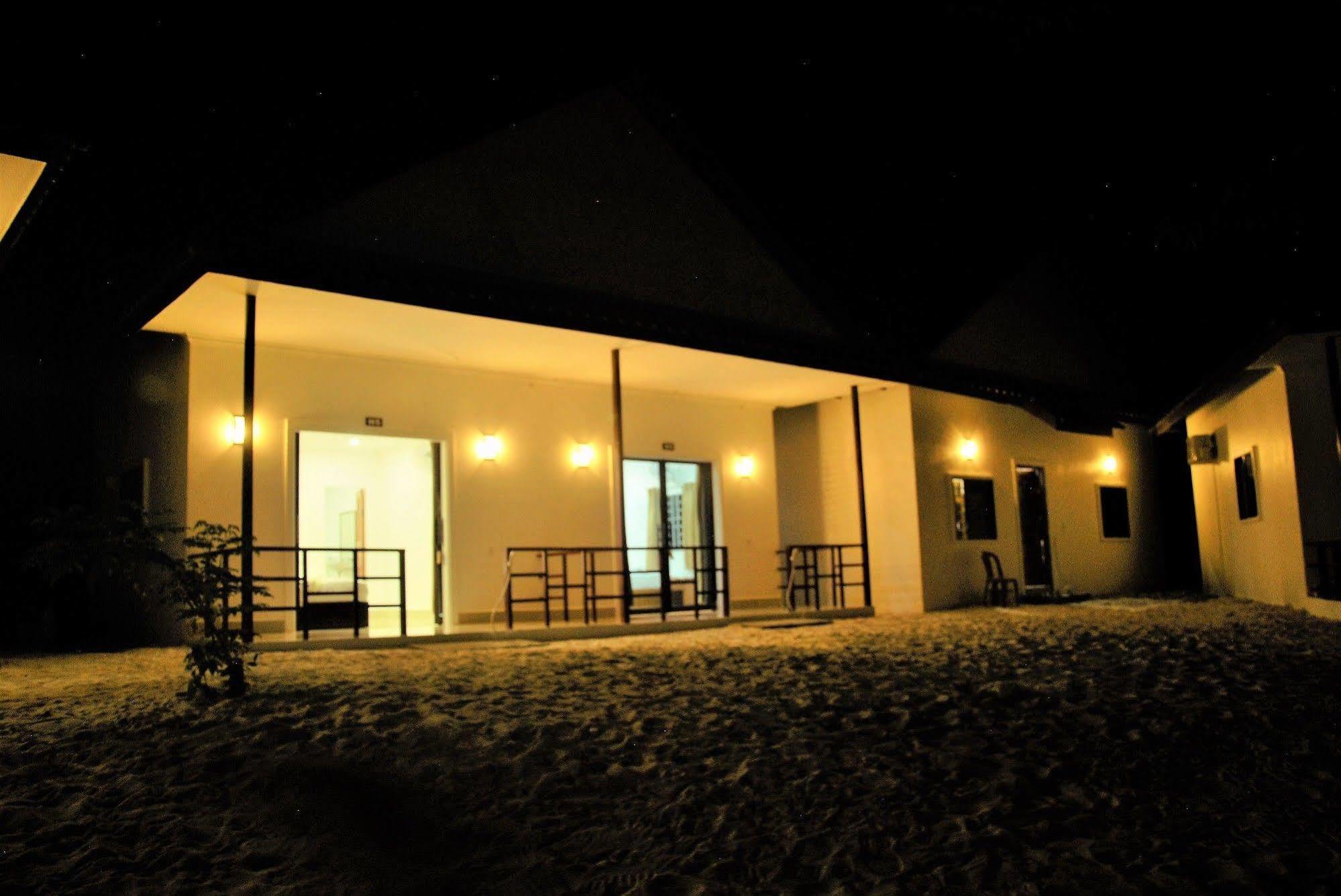 Home Stay Resort ロンサレム島 エクステリア 写真