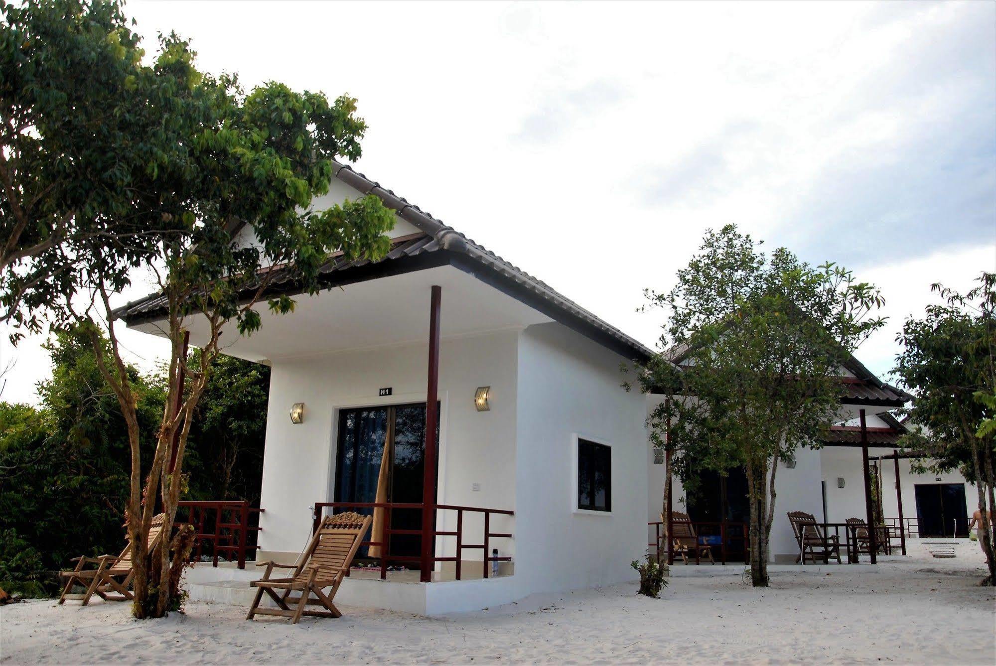 Home Stay Resort ロンサレム島 エクステリア 写真