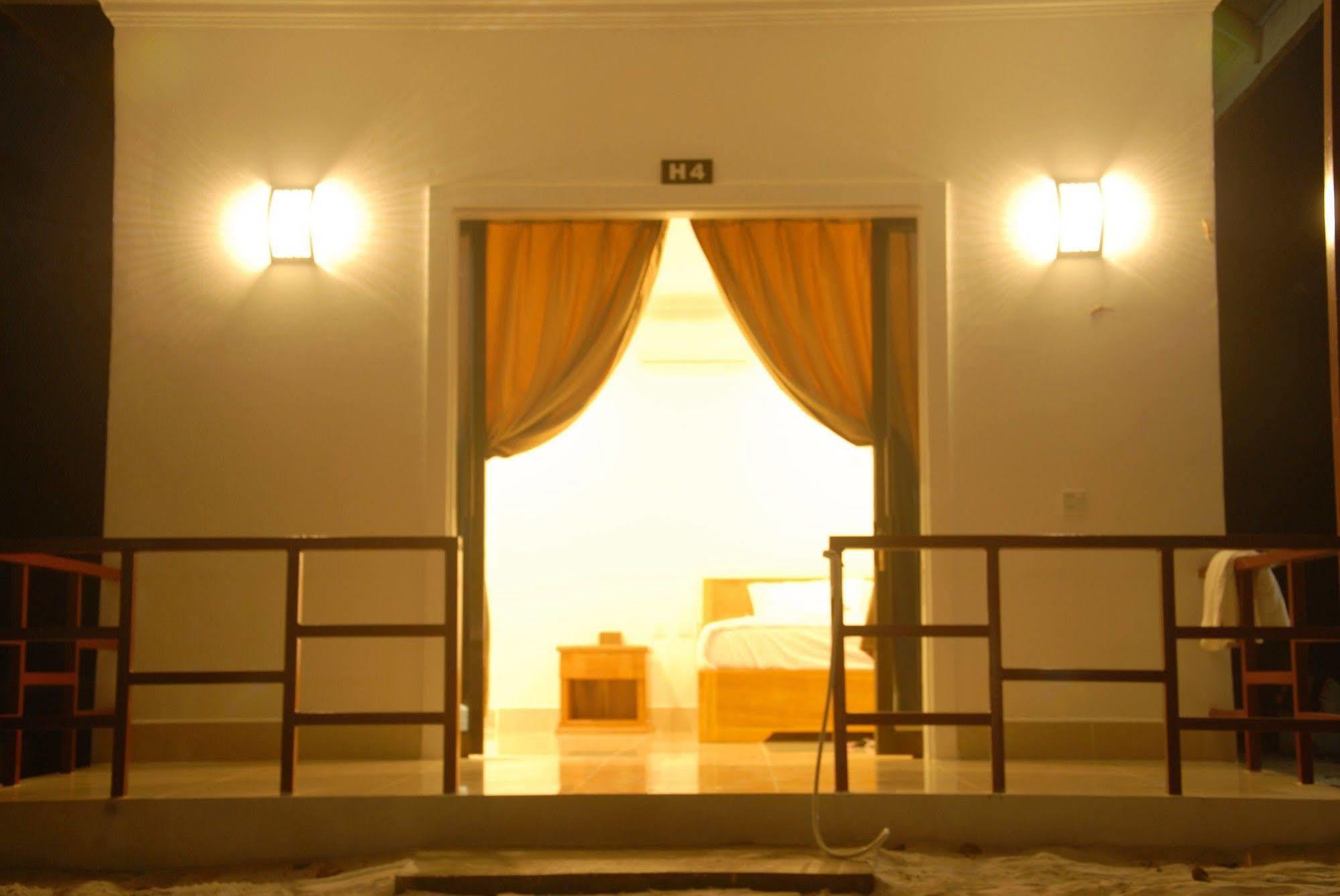 Home Stay Resort ロンサレム島 エクステリア 写真